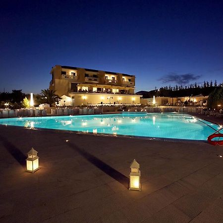 Dekelia Hotel Atene Esterno foto