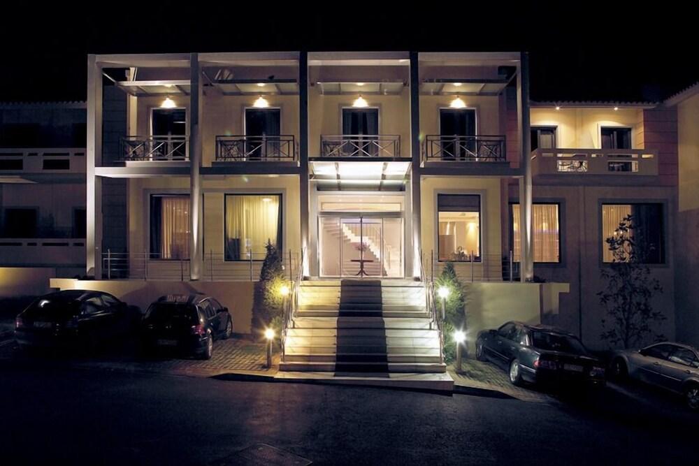 Dekelia Hotel Atene Esterno foto