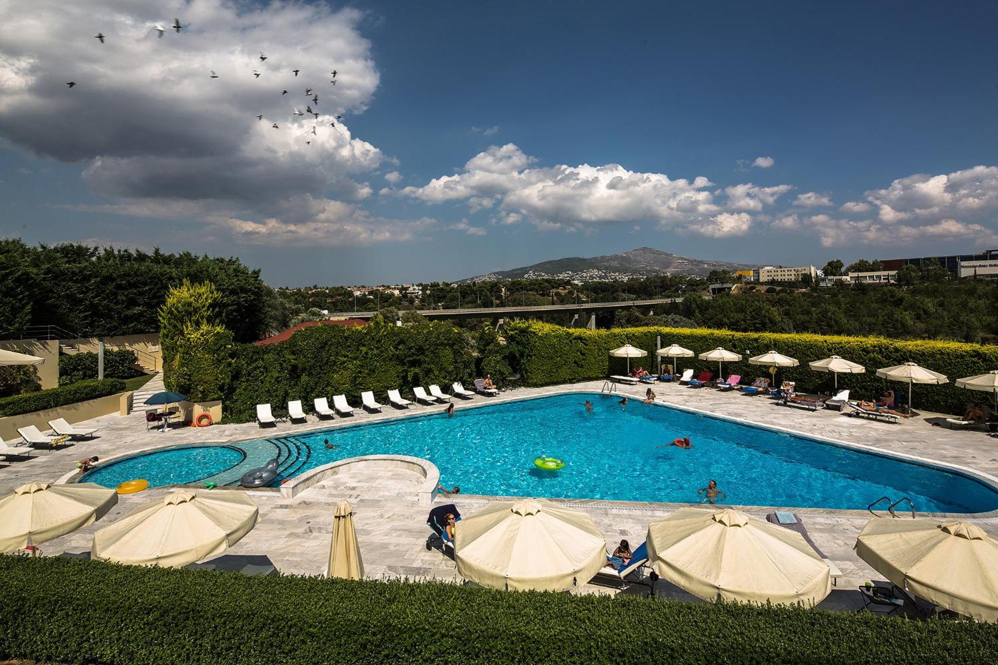 Dekelia Hotel Atene Esterno foto