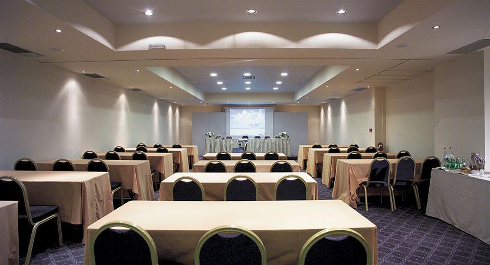 Dekelia Hotel Atene Esterno foto