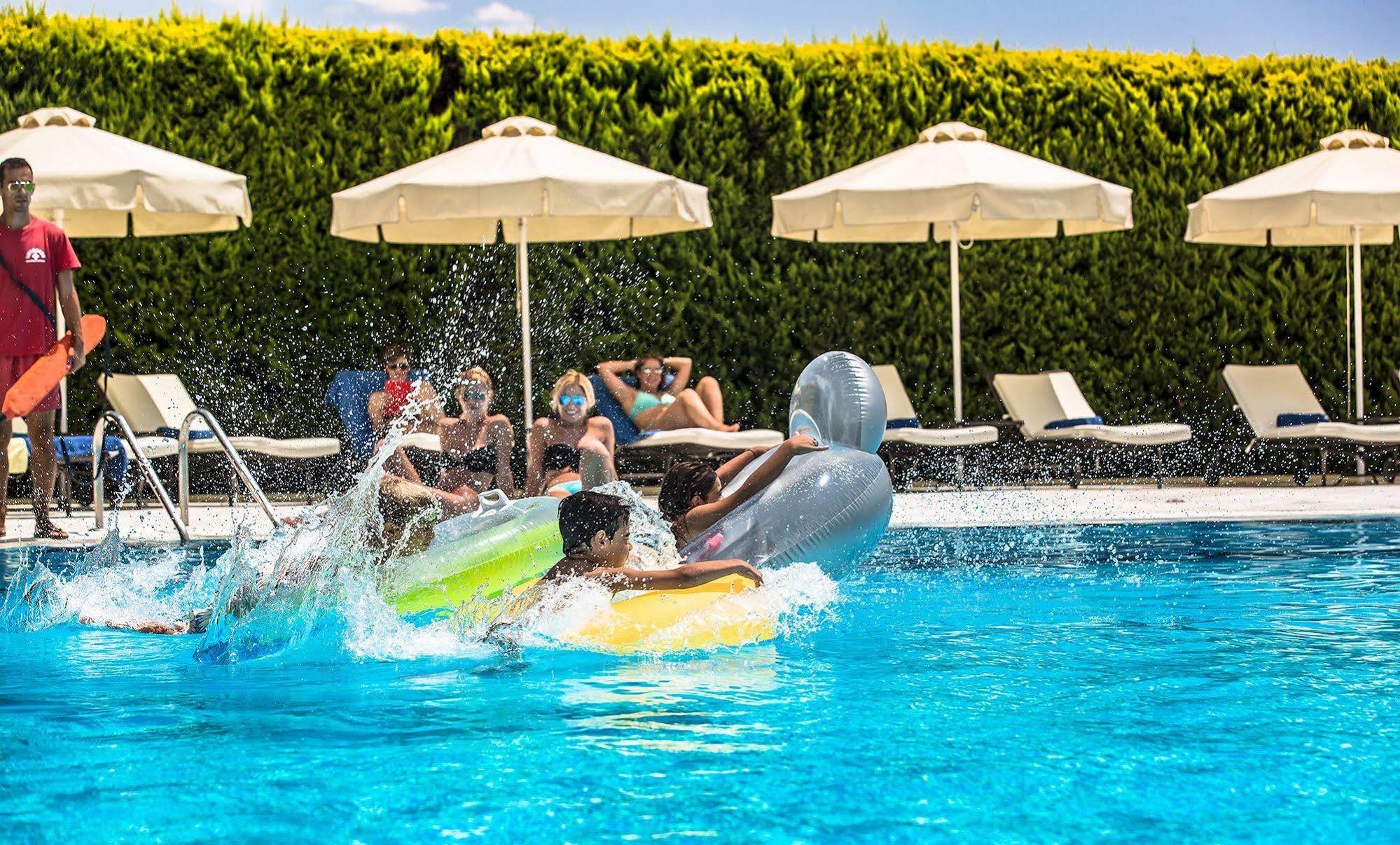 Dekelia Hotel Atene Esterno foto